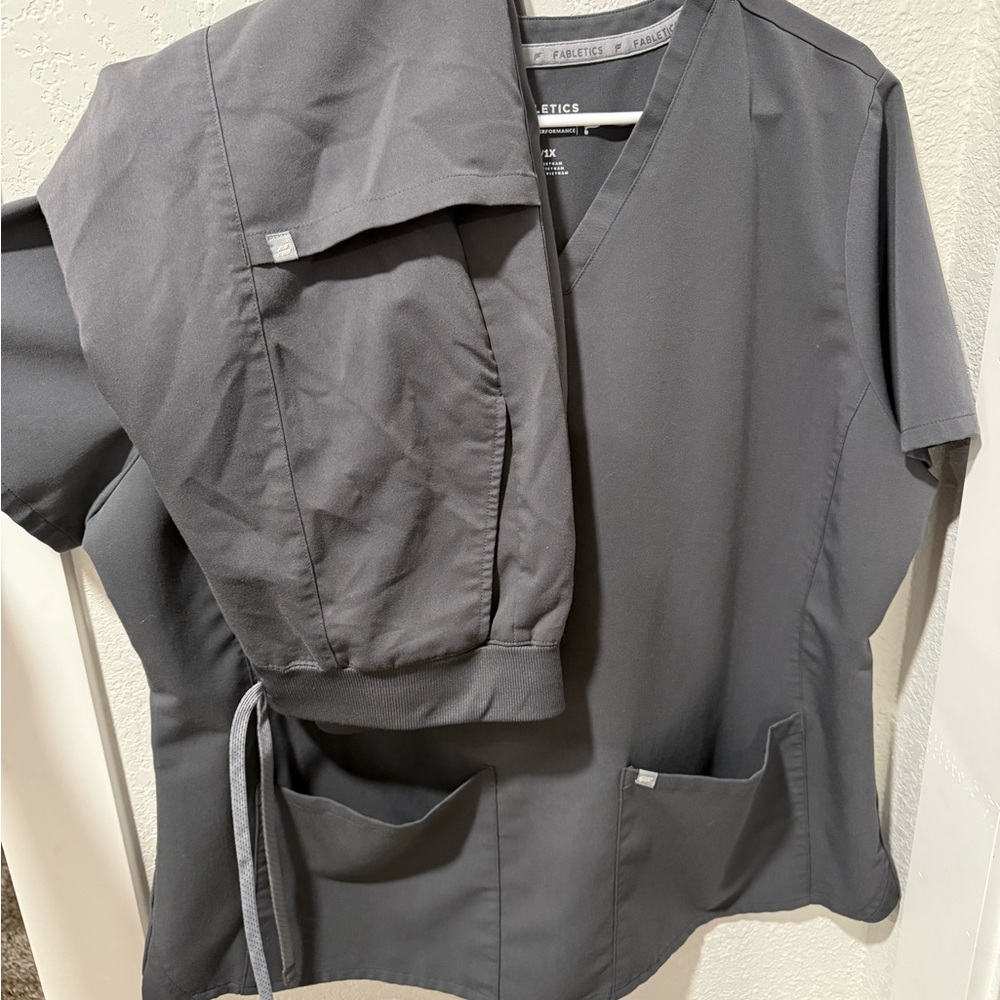Fabletics Gray Scrub Top